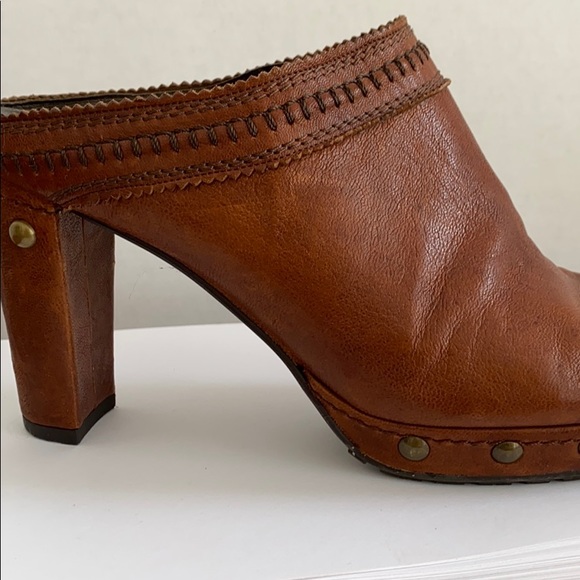 Stuart Weitzman - Picture 3 of 3